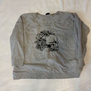 Torrid Gray Floral Skull Women's Sweater Sz 4
